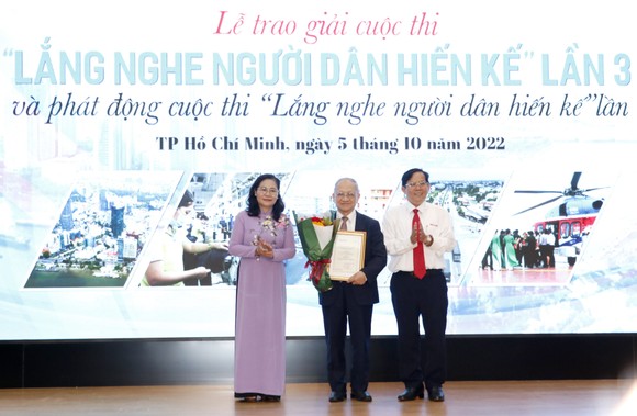 Chủ tịch HĐND TPHCM Nguyễn Thị Lệ dự lễ trao giải 'Lắng nghe người dân hiến kế' ảnh 1
