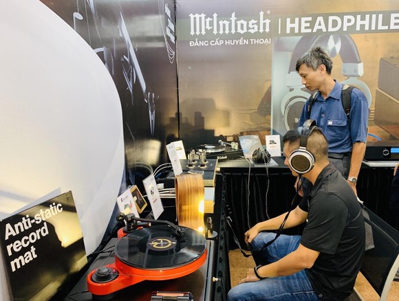 Đẩy đủ 'anh tài' ở Headphile Show ảnh 3