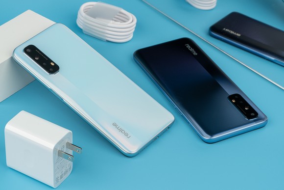 Realme 7 series với hai màu "Sương lam - Khói trắng" sắp mở bán tại Việt Nam ảnh 3