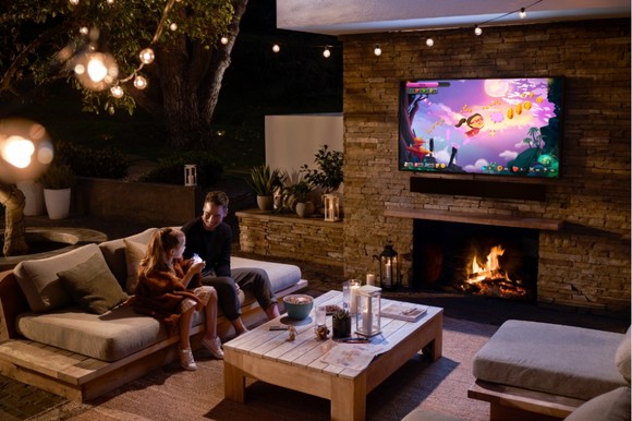 Samsung ra mắt The Terrace – TV QLED ngoài trời ảnh 1