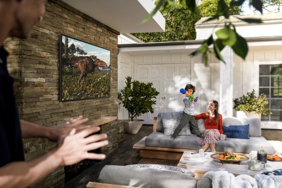 Samsung The Terrace: Ti vi đầu tiên nhận chứng nhận hiệu suất hiển thị ngoài  ảnh 1