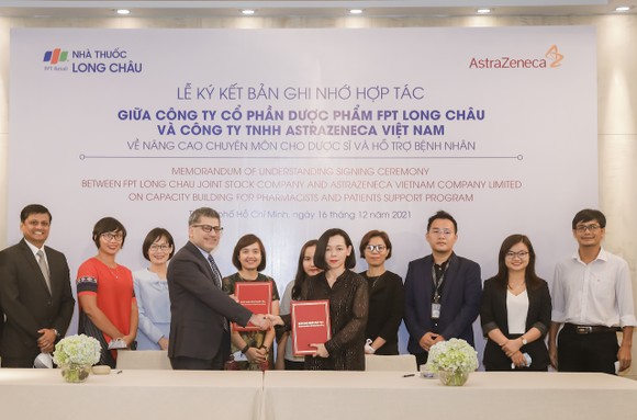 FPT Long Châu và AstraZeneca ký kết hợp tác