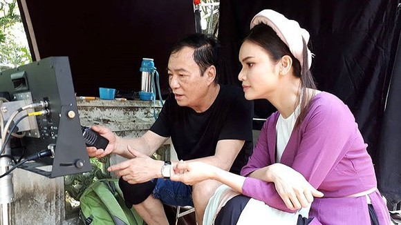 Ngay lần đầu tiên "chạm ngõ" âm nhạc NSND Khải Hưng đã trình làng MV "khủng" với ca sĩ Phạm Phương Thảo