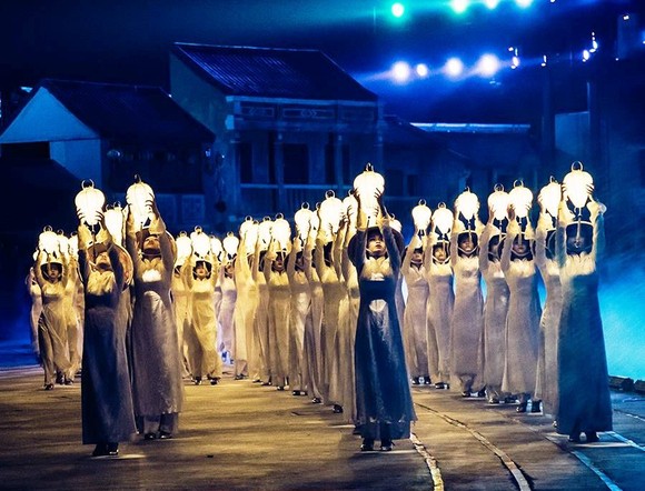 3.000 đèn lồng thắp sáng đón chào năm mới 2019 ảnh 1
