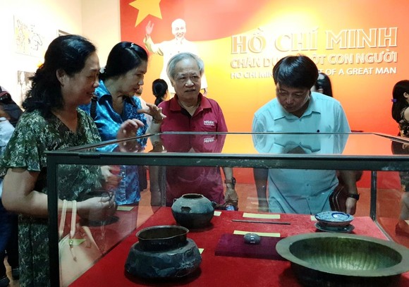 Giới thiệu gần 200 tư liệu hiện vật quý về Chủ tịch Hồ Chí Minh ảnh 1