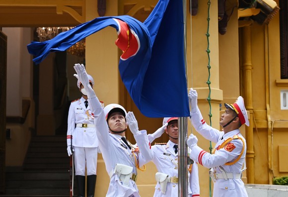 Lễ thượng cờ kỷ niệm 55 năm Ngày thành lập ASEAN ảnh 1