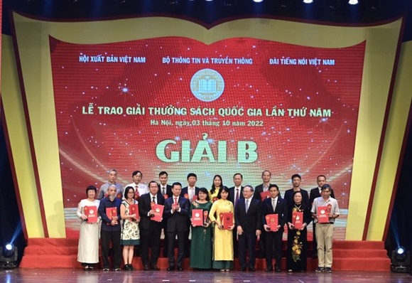 "Hoàng Việt nhất thống dư địa chí" được trao giải A giải thưởng Sách Quốc gia lần thứ V ảnh 3