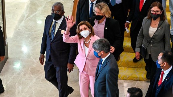 美國眾議院議長南希·佩洛西正在訪問亞洲國家。
