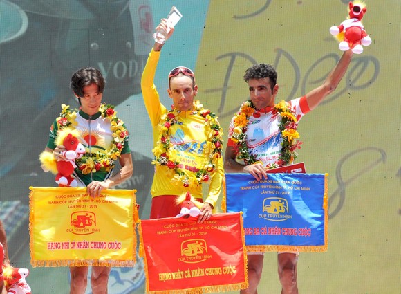 Các tay đua TPHCM thắng lớn tại giải xe đạp Cúp Truyền hình  ảnh 2