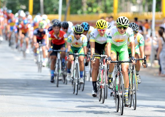 Tay đua Endenrbat mặc áo vàng chung cuộc giải xe đạp Về Nông Thôn 2019  ảnh 2