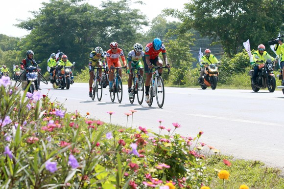 Giải xe đạp ĐBSCL: Các tay đua Đồng Nai thách đấu nước rút với TPHCM ảnh 2