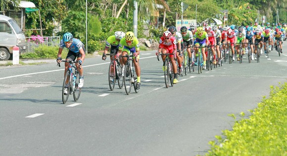 Giải xe đạp ĐBSCL: Các tay đua Đồng Nai thách đấu nước rút với TPHCM ảnh 1