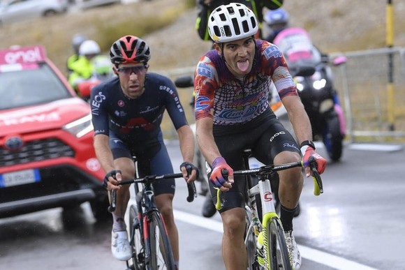 Giải xe đạp Giro d’Italia: Ruben Guerreiro thắng chặng 9 hất cẳng “thần gió” Filippo Ganna lấy áo xanh dương Vua leo núi ảnh 1