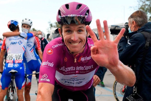“Vua nước rút” Arnaud Demare đánh bại Sagan lần thứ 4 thắng chặng giải xe đạp Giro d’Italia ảnh 1