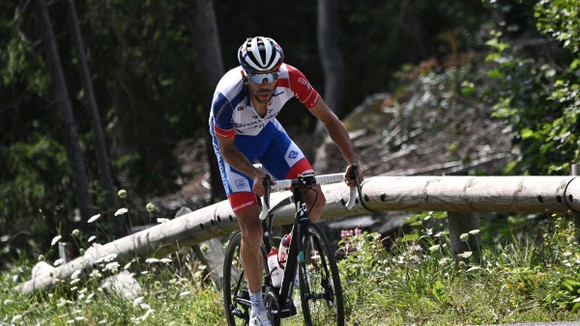 Tay đua Thibaut Pinot né Tour de France để tránh 'vận đen' ảnh 2