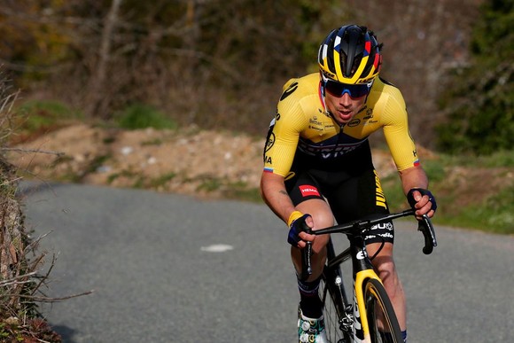 Chinh phục 7 ngọn đèo, Primoz Roglic xé áo vàng giải xe đạp Paris – Nice của Stefan Bissegger  ảnh 2