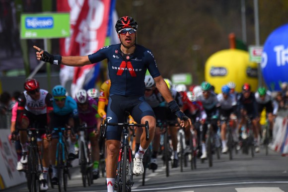 Gianni Moscon thắng chặng đầu giải đua lạnh giá Tour of Alps 2021 ảnh 2