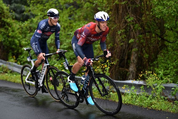 Giải xe đạp Giro d’Italia 2021: Filippp Ganna bị xé Áo hồng  ảnh 3