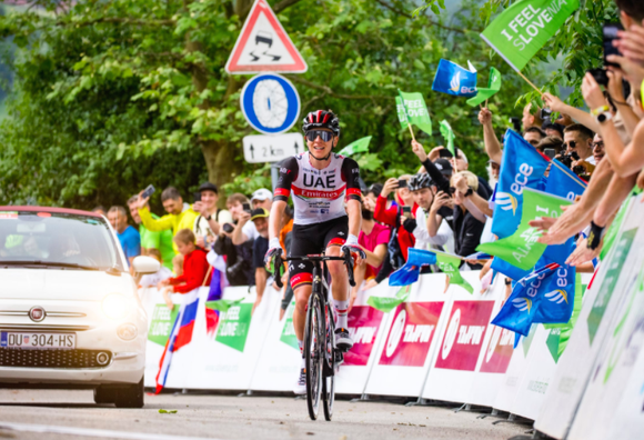 Áo vàng Tour de France Tadej Pogacar giành cú đúp giải xe đạp Tour of Slovenia 2021 ảnh 1