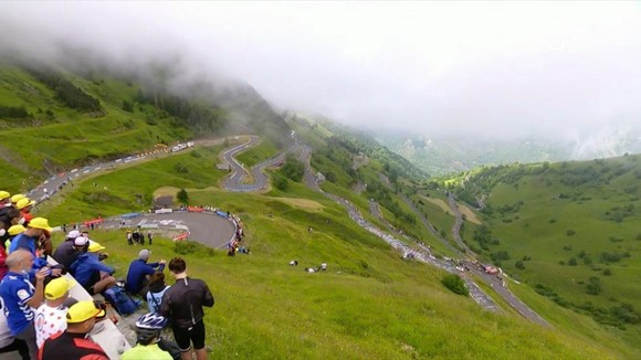 Tadej Pogacar quá mạnh thâu tóm luôn Áo đỏ vua leo núi Tour de France 2021 ảnh 1