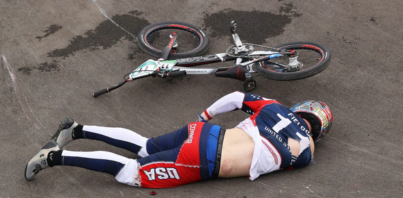 Đương kim vô địch xe đạp BMX bị tai nạn cấp cứu, mất cơ hội bảo vệ danh hiệu ảnh 2