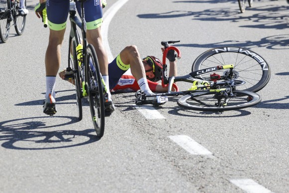 Một năm sau tai nạn kinh hoàng, Fabio Jakobsen mặc áo xanh lá cây Vuelta a Espana ảnh 3