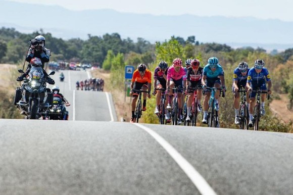 Rafal Majka solo 87km giành chiến thắng ngoạn mục chặng 15 Vuelta a Espana 2021 ảnh 2