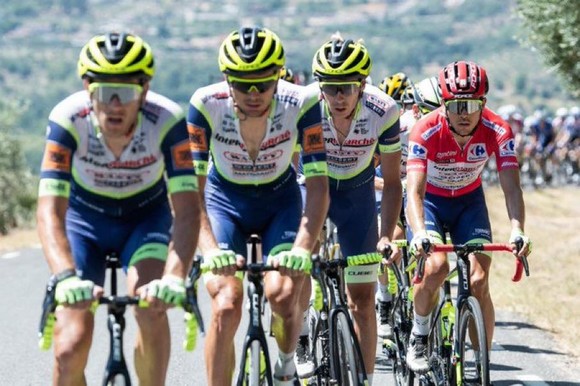 Rafal Majka solo 87km giành chiến thắng ngoạn mục chặng 15 Vuelta a Espana 2021 ảnh 3
