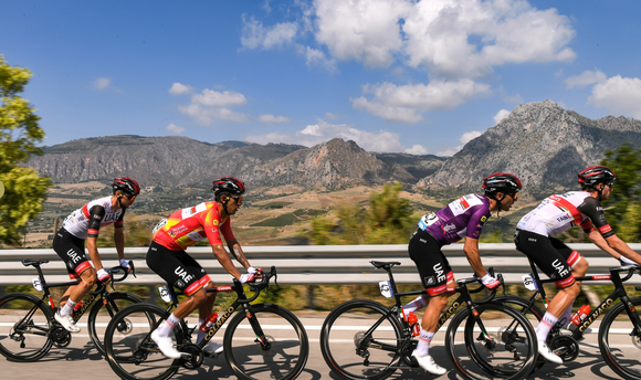 Juan Sebastián Molano lập cú đúp tại Giro di Sicilia ảnh 2