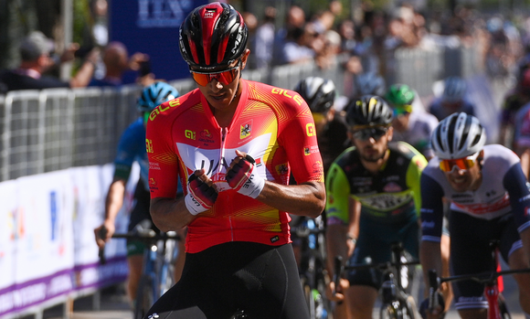 Juan Sebastián Molano lập cú đúp tại Giro di Sicilia ảnh 3