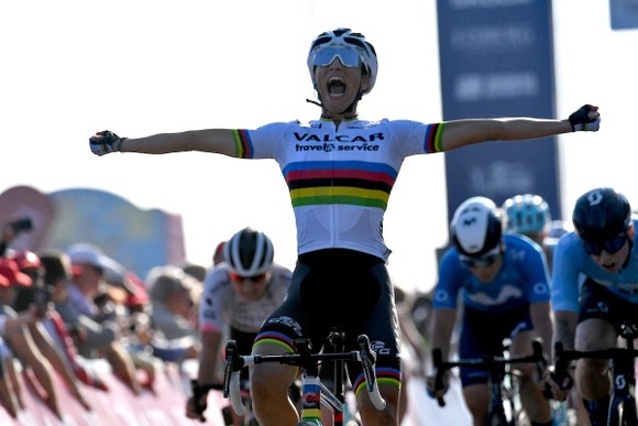 Tadej Pogacar đi solo tốc độ cao suốt 35km cuối để thắng Il Lombardia 2021 ảnh 3