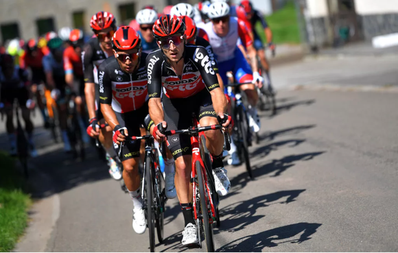 Lotto-Soudal giữ chân Jasper De Buyst phục vụ Caleb Ewan ảnh 1