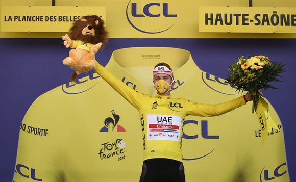Áo vàng Tour de France Tadej Pogacar “mở rộng” mặt trận mùa giải 2022 ảnh 1