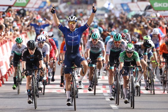 Fabio Jakobsen khiến Mark Cavendish không còn cơ hội làm nên lịch sử ở Tour de France ảnh 1