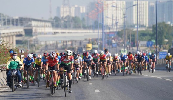 Sôi động cuộc đua xe đạp Mừng Xuân – Mừng Đảng và kỷ niệm 1 năm thành lập Thành phố Thủ Đức ảnh 1