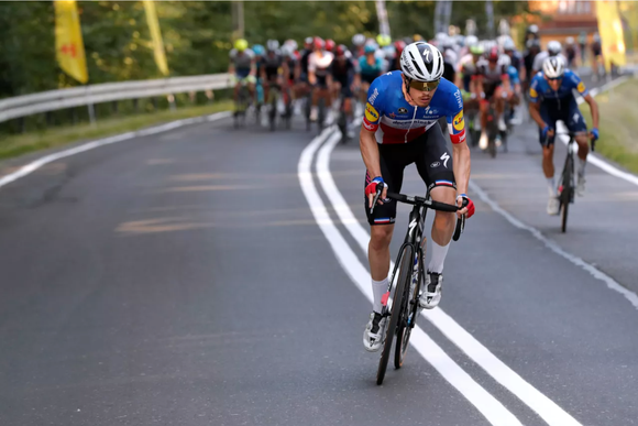 Mark Cavendish đi vào nơi ‘ngoạ hổ tàng long’ ảnh 1