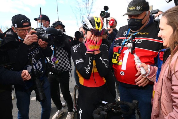 Lotte Kopecky chiến thắng Tour of Flanders 2022 của nữ ảnh 2
