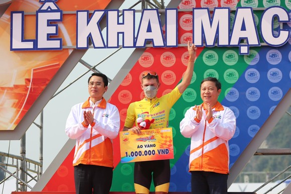 Erdenebat Bilguunjargai thắng chặng 2 Cuộc đua xe đạp Cúp Truyền hình ảnh 3