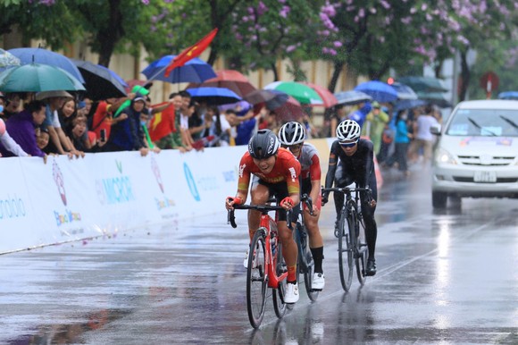 Nguyễn Thị Thật xuất sắc giúp xe đạp Việt Nam lấy trọn 2 chiếc huy chương vàng  ảnh 1