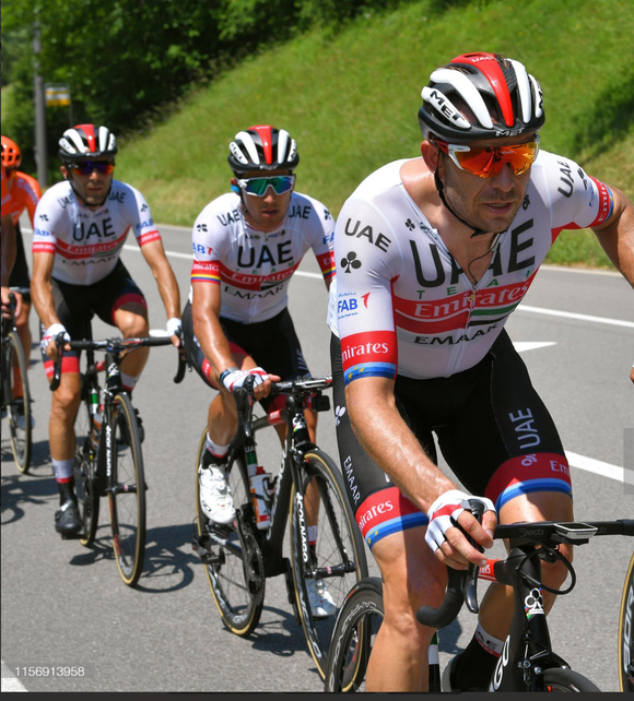 Covid-19 bùng phát tàn phá giải xe đạp Tour de Suisse ảnh 1