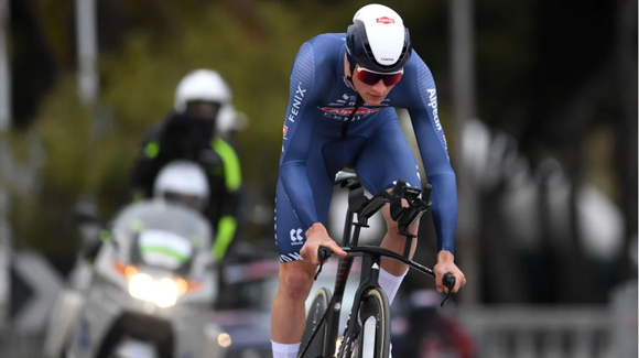 Mathieu van der Poel sẽ mặc áo gần 80 triệu đồng chạy cá nhân tính giờ tại Tour de France ảnh 1