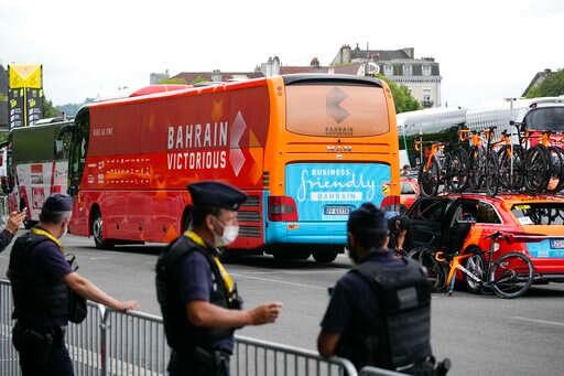 Cảnh sát đột kích Bahrain Victorious lần thứ hai trước thềm Tour de France ảnh 1