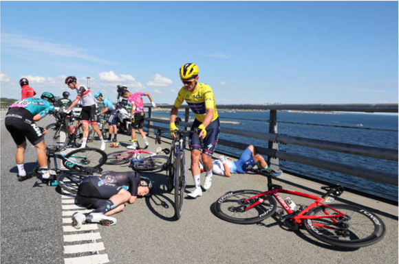 Fabio Jakobsen thắng chặng đầu tiên trong sự nghiệp tại Tour de France ảnh 1