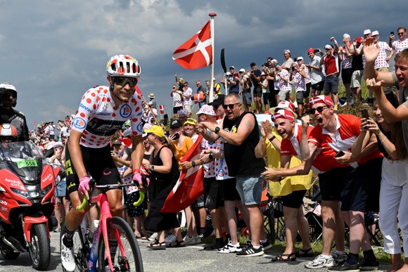 Dylan Groenewegen giành chiến thắng sít sao ảnh 1
