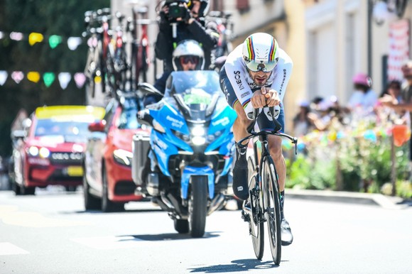 Wout van Aert thắng chặng cá nhân tính giờ trong ngày thăng hoa của Jumbo-Visma ảnh 1