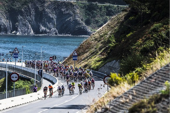 Áo đỏ tổng sắp Vuelta a Espana 2022 lần đầu văng khỏi Jumbo-Visma  ảnh 1
