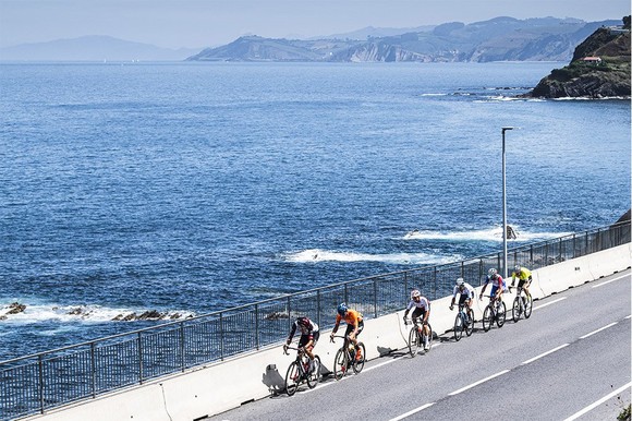 Áo đỏ tổng sắp Vuelta a Espana 2022 lần đầu văng khỏi Jumbo-Visma ảnh 2
