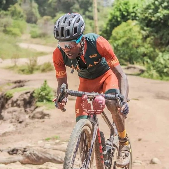 Ngôi sao xe đạp châu Phi Sule Kangangi tử nạn trên đường đua ảnh 2