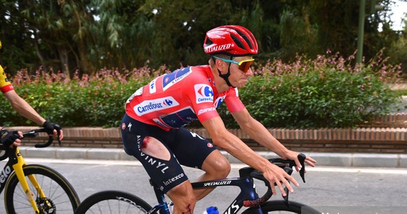 Áo đỏ Remco Evenepoel: Nguy hiểm khắp mọi ngóc ngách ở tuần cuối Vuelta a Espana  ảnh 3