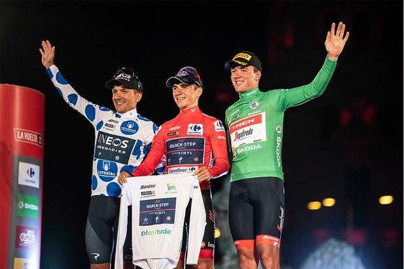 Remco Evenepoel đăng quang Vuelta a Espana 2022 ảnh 5